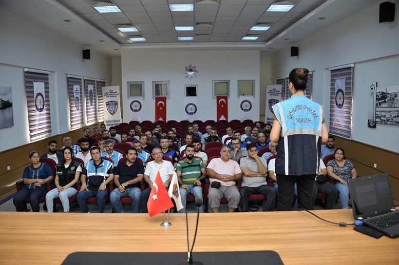 Polisten internet kafe işletmecilerine seminer