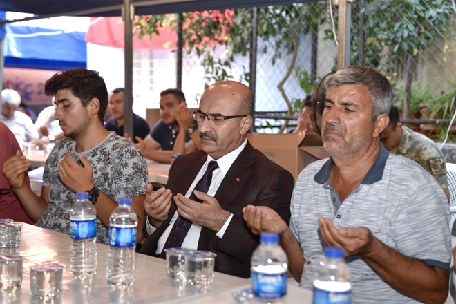 Vali Demirtaş’tan şehit ailesine ziyaret