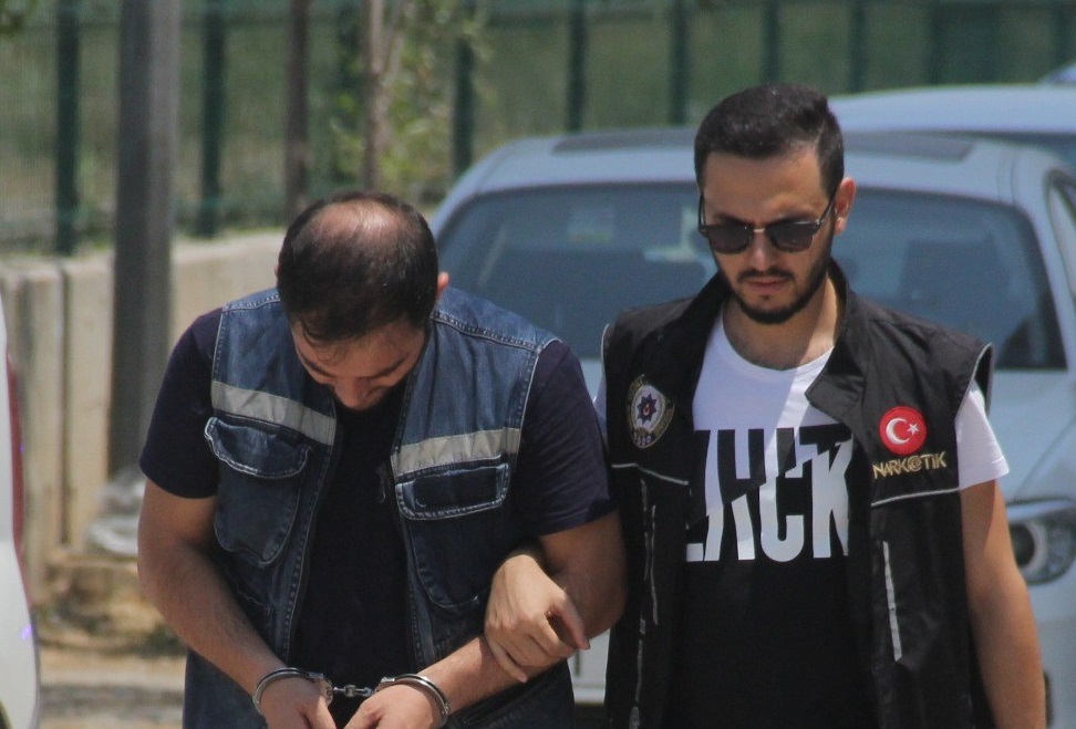 Otelde uyuşturucu ticareti polise takıldı
