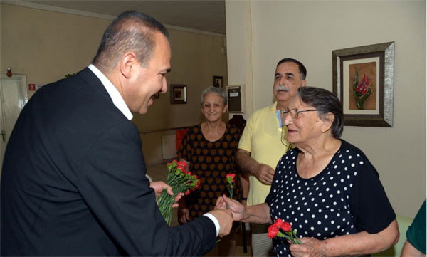 “Acılar azalsın, küslükler bitsin, kalplerimiz huzur dolsun”