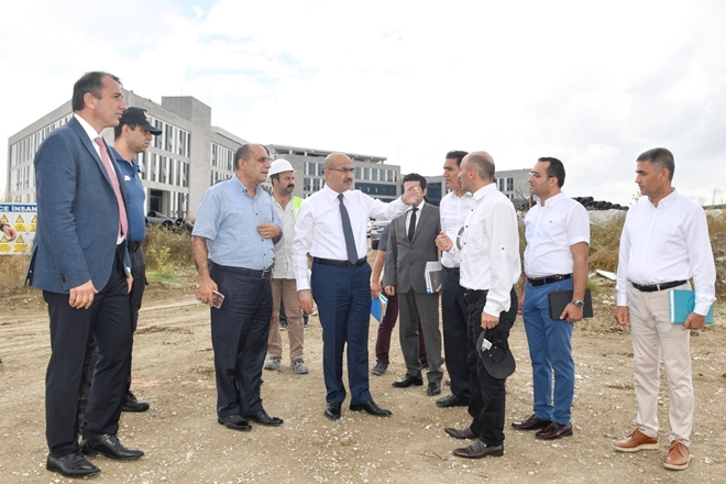 Ceyhan Devlet Hastanesinin yapımı sürüyor