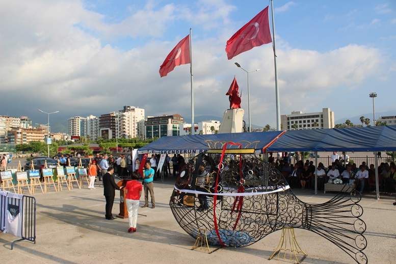 'Çevreci Balıklar Sahili Temizliyor' projesi