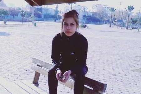 Ceyhan'da 2 genç kıza silahlı saldırı