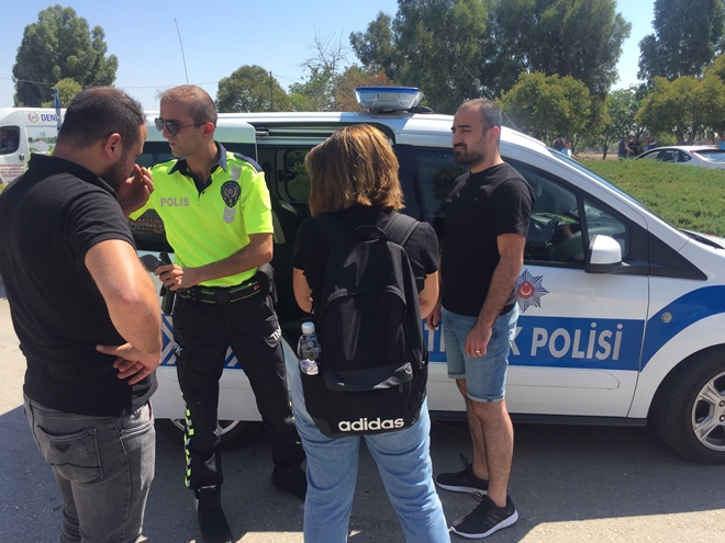 Trafik polisi kazada yaralandı