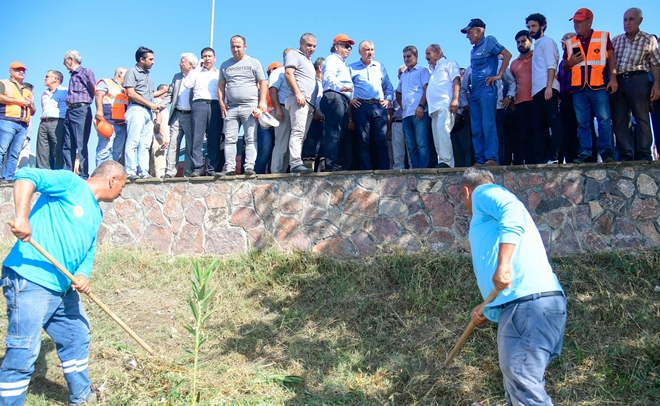 Sarıçam Deresi’nde hummalı temizlik çalışması