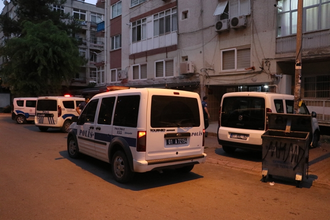 Adana’da bir kişi annesini tabanca ile vurarak ağır yaraladı