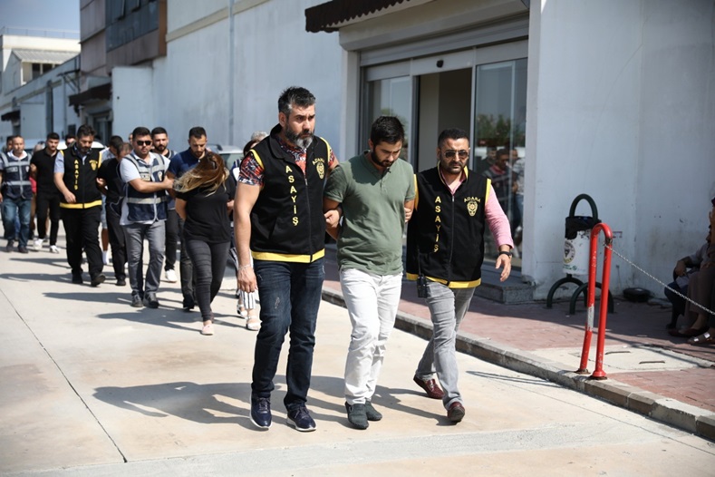 Kuru ekmeğe muhtaç olmuş