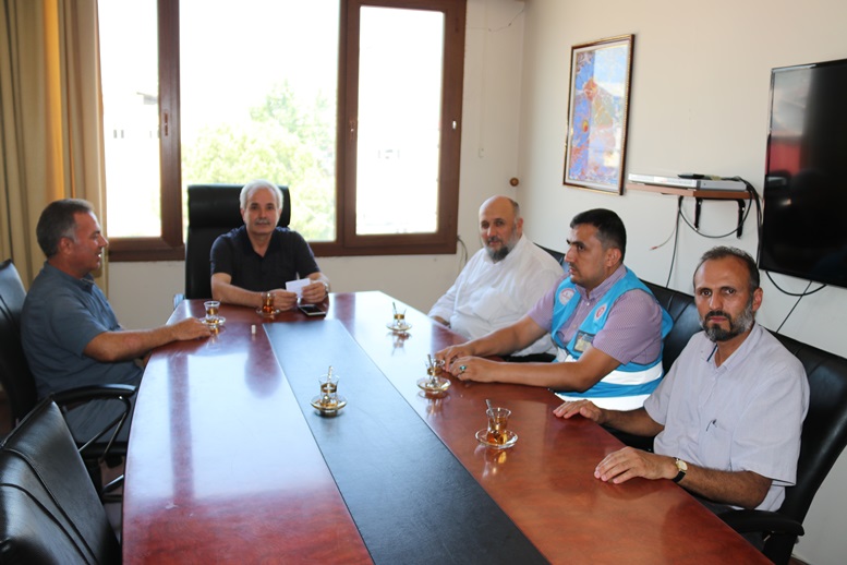 Özgan, Kurbanını Diyanet Vakfı’na bağışladı