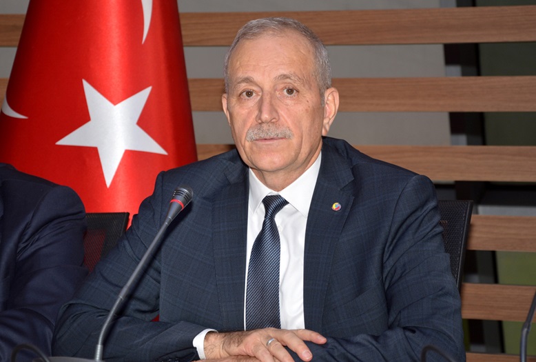 Bilgiç'ten okula kayıt çağrısı