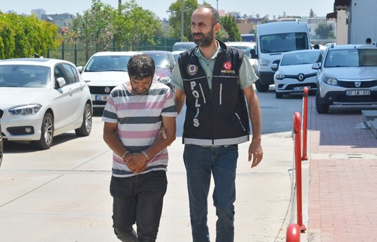 Evde uyuşturucu yakalattı
