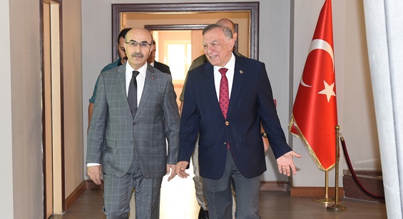 Vali Demirtaş’tan Akay’a iadeyi ziyaret