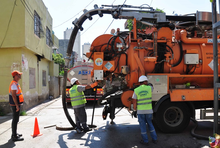 ASKİ günde 3 kilometrelik kanalizasyon hattı temizliyor