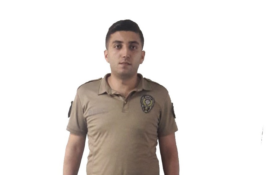 Sahte bekçiyi gerçek polis yakaladı