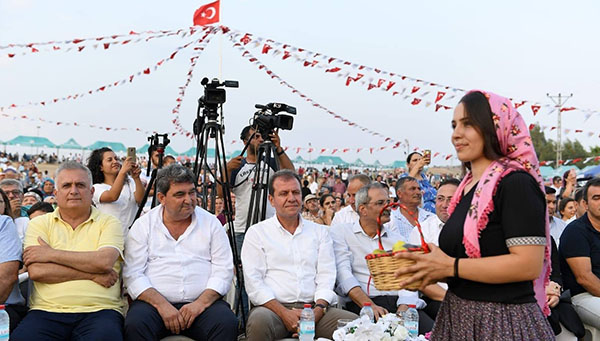 İncir Şenliği coşkusu