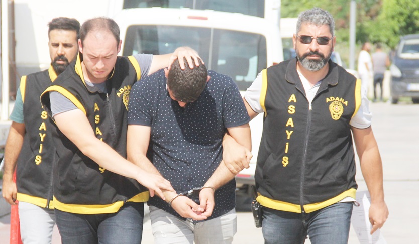 Kredi kartı kopyalayarak vurgun yaptılar