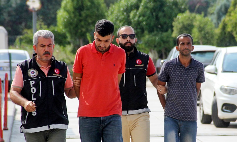 Torbacının evinden cephanelik çıktı