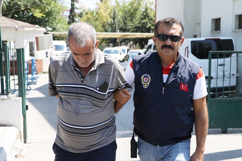 Hasta gibi hastaneye gidip, yaşlılara yankesicilik yaptılar