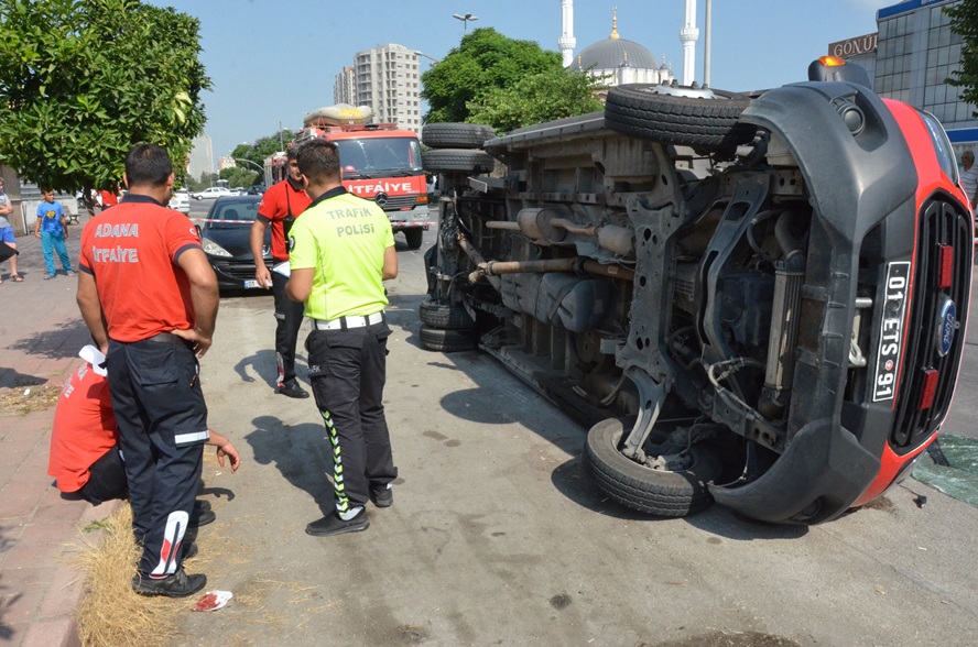 Kazaya giden kurtarma ekibi kaza yaptı: 3 yaralı