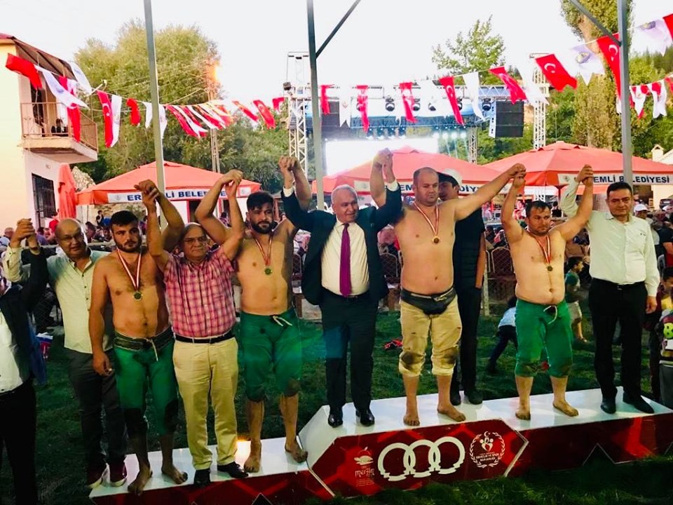 Ali İhsan Ariç, Mersin’de başpehlivan oldu