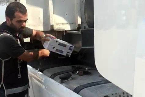 Sigara kaçakçılarından kızaklı zula