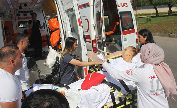 Ambulans kaza yapınca yeniden hastanelik oldu