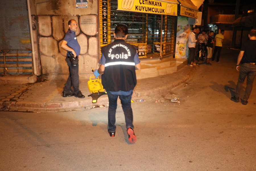 Adana'da sokak ortasında silahlı kavga: 1 ölü