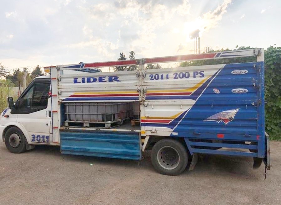 Adana'da 5 bin litre kaçak yağ ele geçirildi