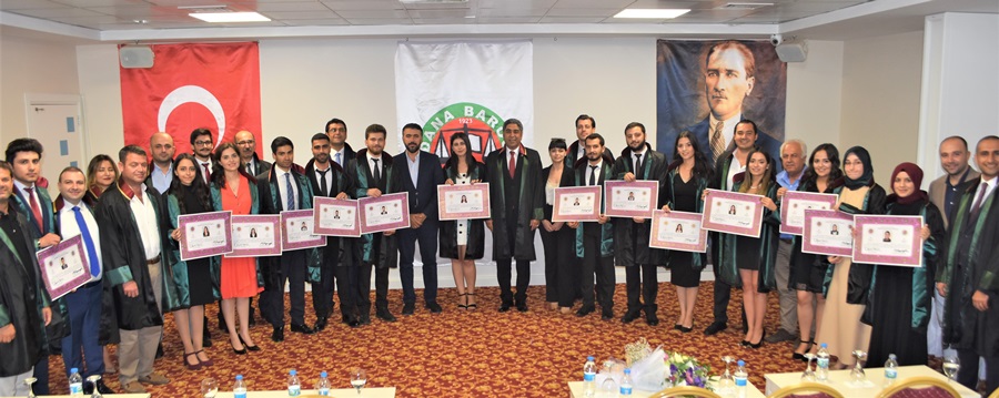 18 STAJYER TÖRENLE AVUKATLIĞA ADIM ATILLAR