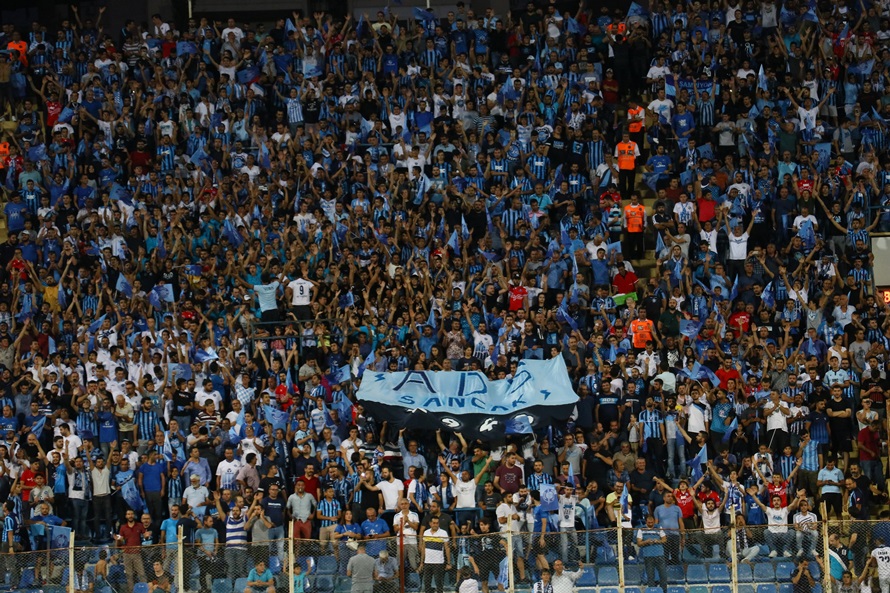 Adana Demirspor'u merdiven boşlukları yaktı