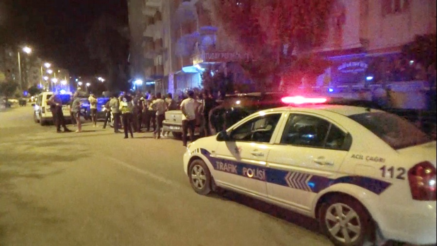 Motosiklet ağaca çarptı: 2 yaralı