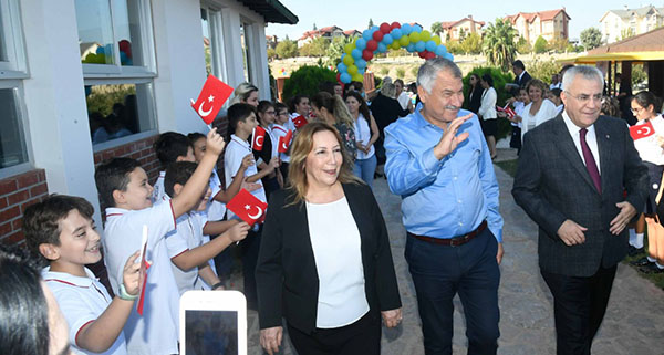 Karalar, “Fikri hür, vicdanı hür nesiller yetiştirmeliyiz”