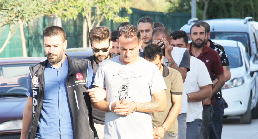 12 torbacı tutuklandı