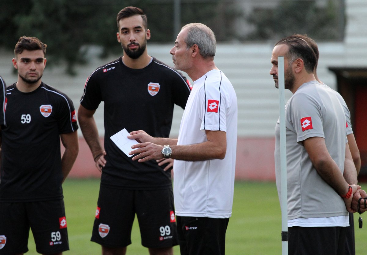 İpekoğlu, takımın başında ilk maçına çıkıyor
