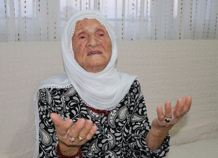 En yaşlı hacı Fikriye nineden Mehmetçik’e dua