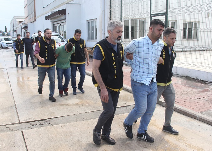 Silah sıkarak halkın huzurunu bozan 3 kişi tutuklandı