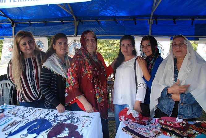 El işlemeli oyalı yazmalar teknolojiye direniyor