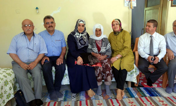 AK Parti'den Adana’nın en yaşlı vatandaşlarına ziyaret