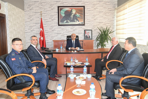 Vali Demirtaş Yumurtalık'ta teftişte