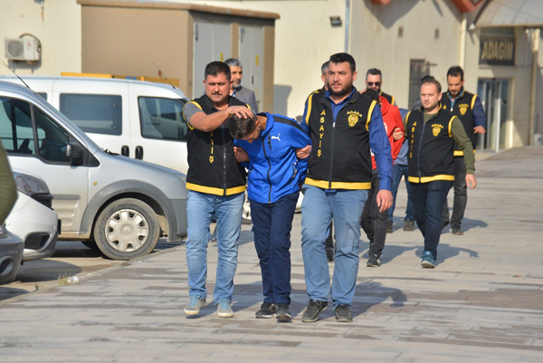 Yaya kapkaççılar polisten kaçamadı