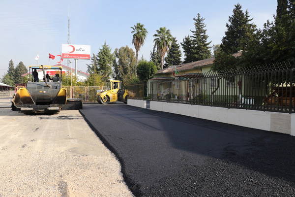 Yüreğir Belediyesi asfalt çalışmalarını sürdürüyor
