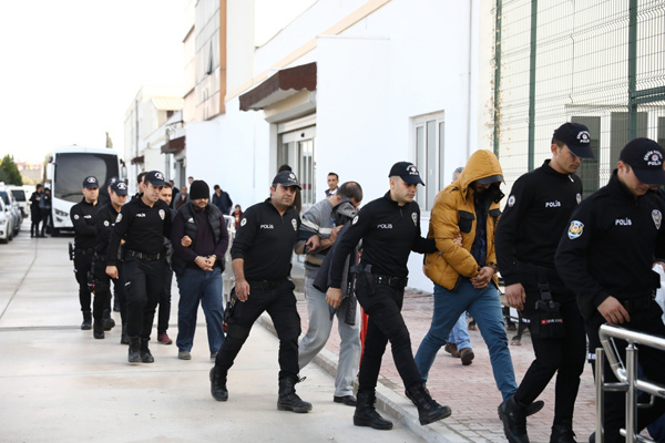 FETÖ operasyonuna 2 tutuklama