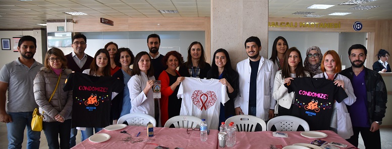 AIDS GÜNÜNDE KIRMIZI KURDELE ETKİNLİĞİ