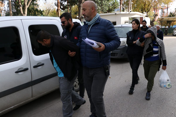 Kasayla çaldıkları altınları gülerek satmışlar