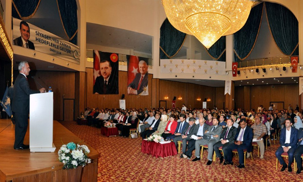 Siyaset Akademisi’nde ders zili çaldı