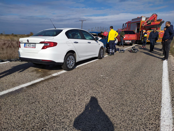 Adana’da iki otomobil kafa kafaya çarpıştı: 1 ölü, 2 yaralı