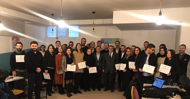 60 öğretmen sertifika aldı
