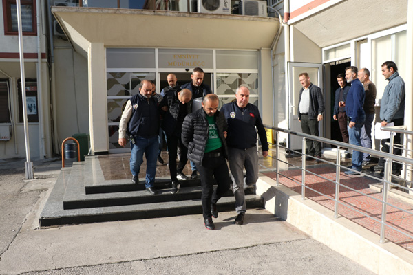 PİŞKİN HIRSIZ!