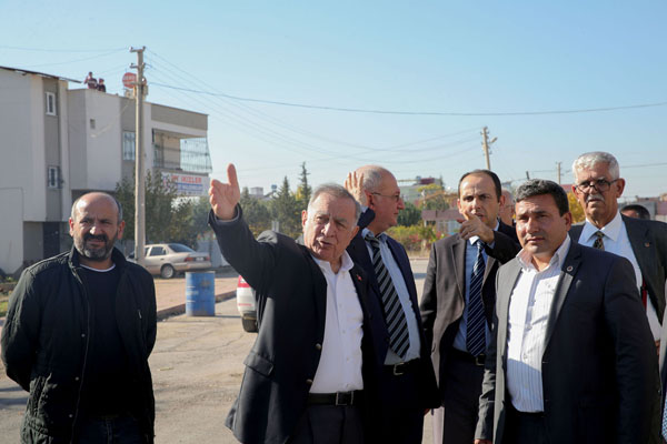 Muhtarlar anlattı, Akay not aldı