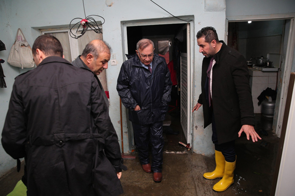 Seyhan Belediyesi, evini su basan halkı konuk edecek