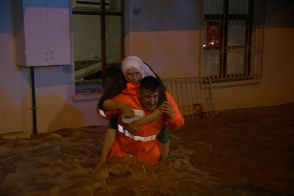 Adana’ya metrekareye 253 kilogram yağmur düştü